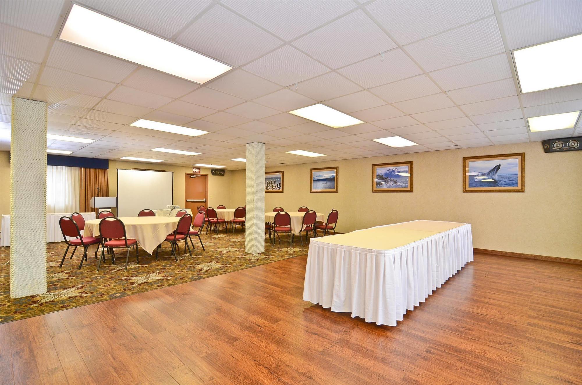 Best Western Kodiak Inn & Convention Center Бізнес фото